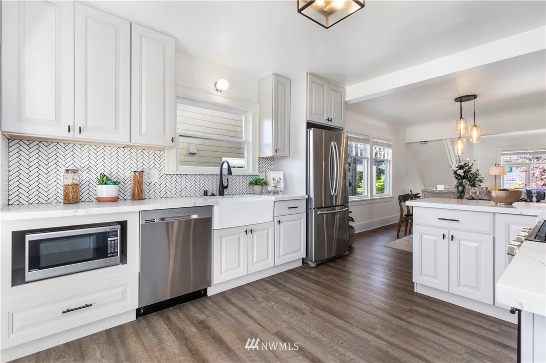 771 North 75th Street Seattle, WA 98103 - Photo 17 of 36