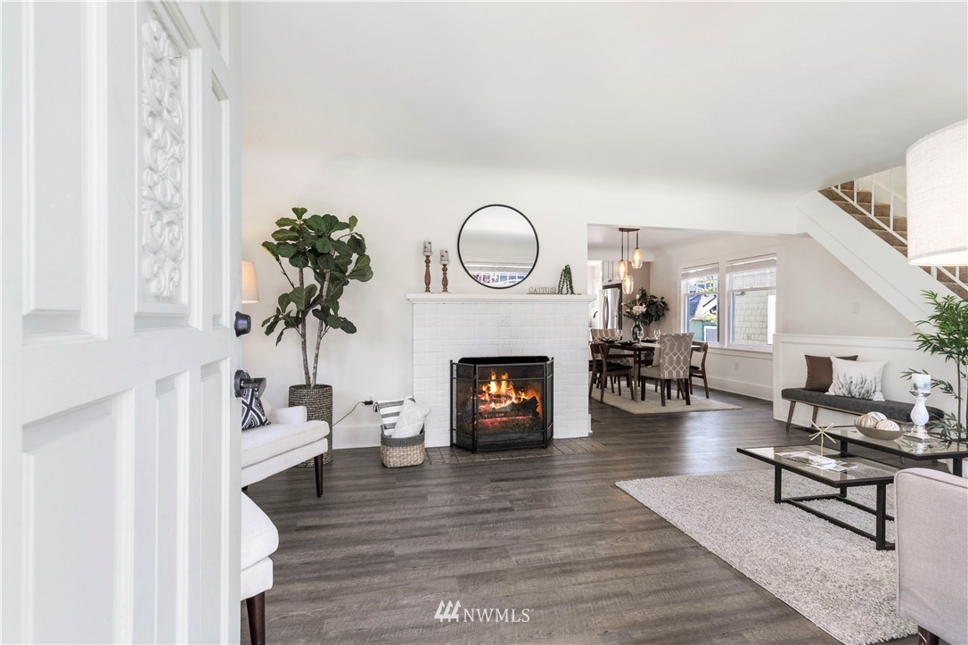 771 North 75th Street Seattle, WA 98103 - Photo 3 of 36