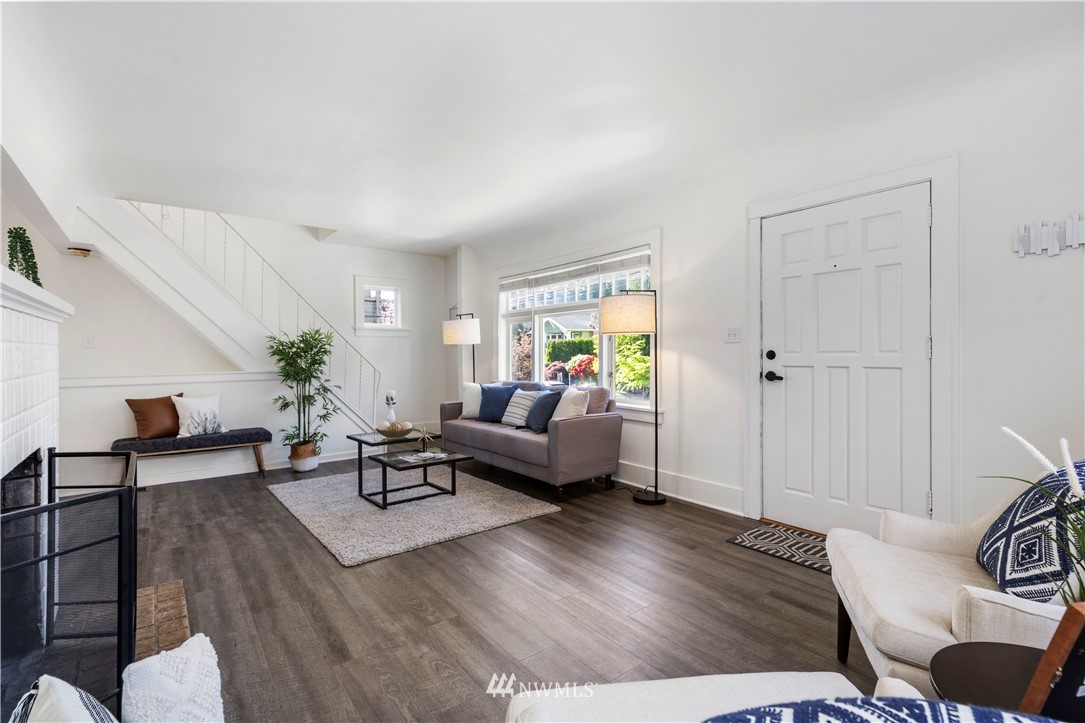 771 North 75th Street Seattle, WA 98103 - Photo 5 of 36