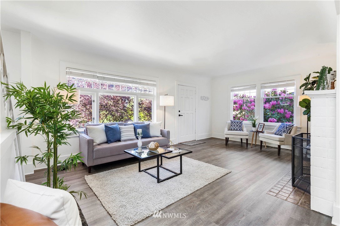 771 North 75th Street Seattle, WA 98103 - Photo 6 of 36