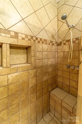 $395,000 | 910 Hannah Mountain Road, Otto, NC 28763