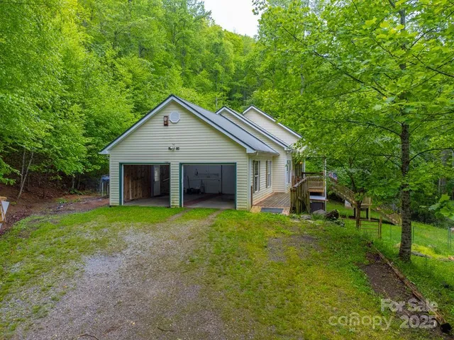 $395,000 | 910 Hannah Mountain Road, Otto, NC 28763