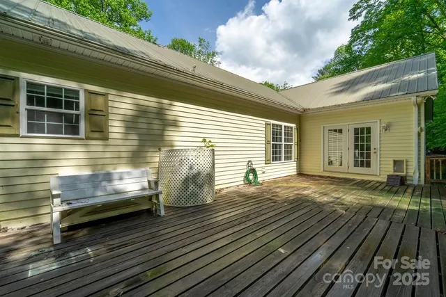 $395,000 | 910 Hannah Mountain Road, Otto, NC 28763