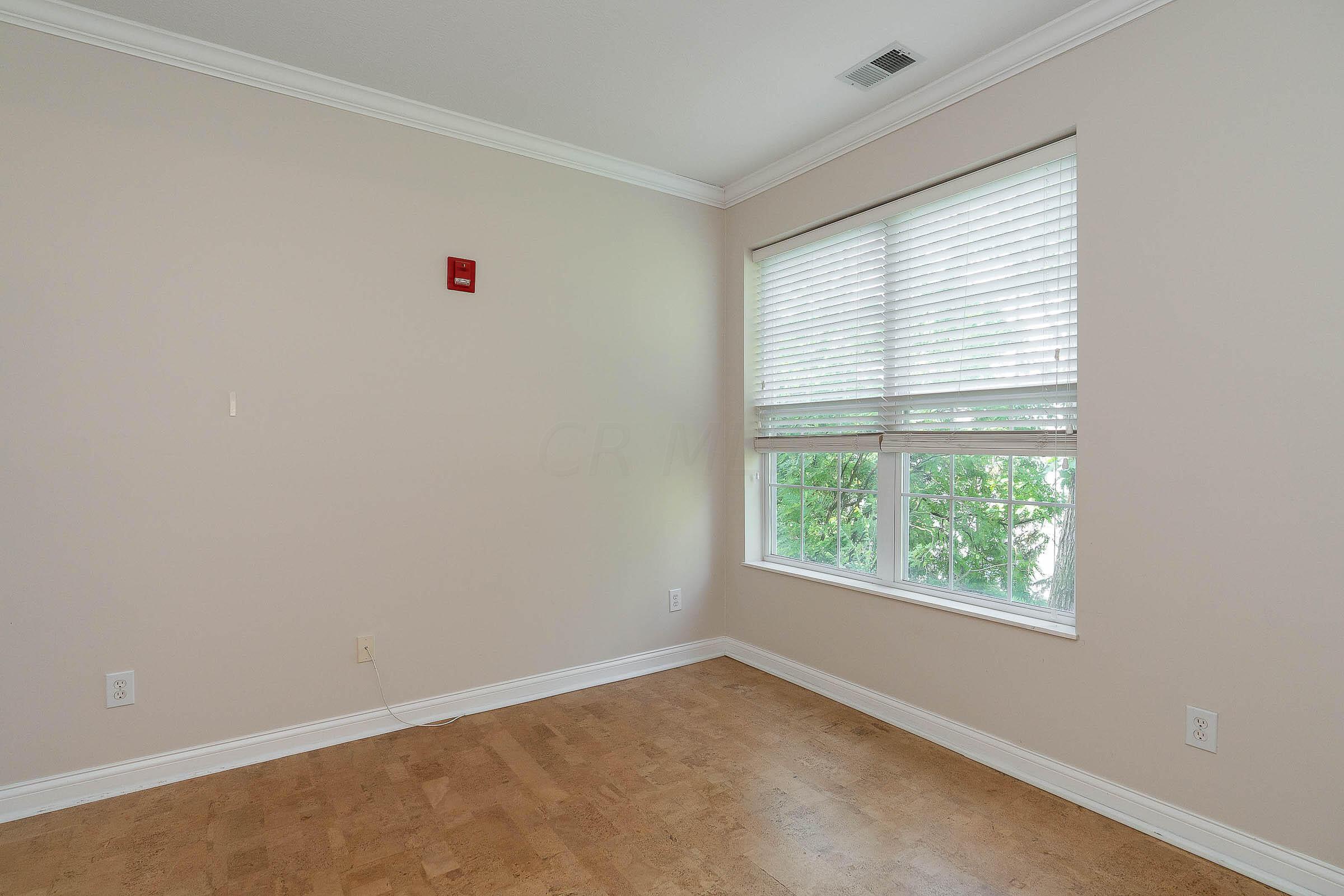2245 Riverside Drive, Unit 206 Columbus, OH 43221 - Photo 12 of 32