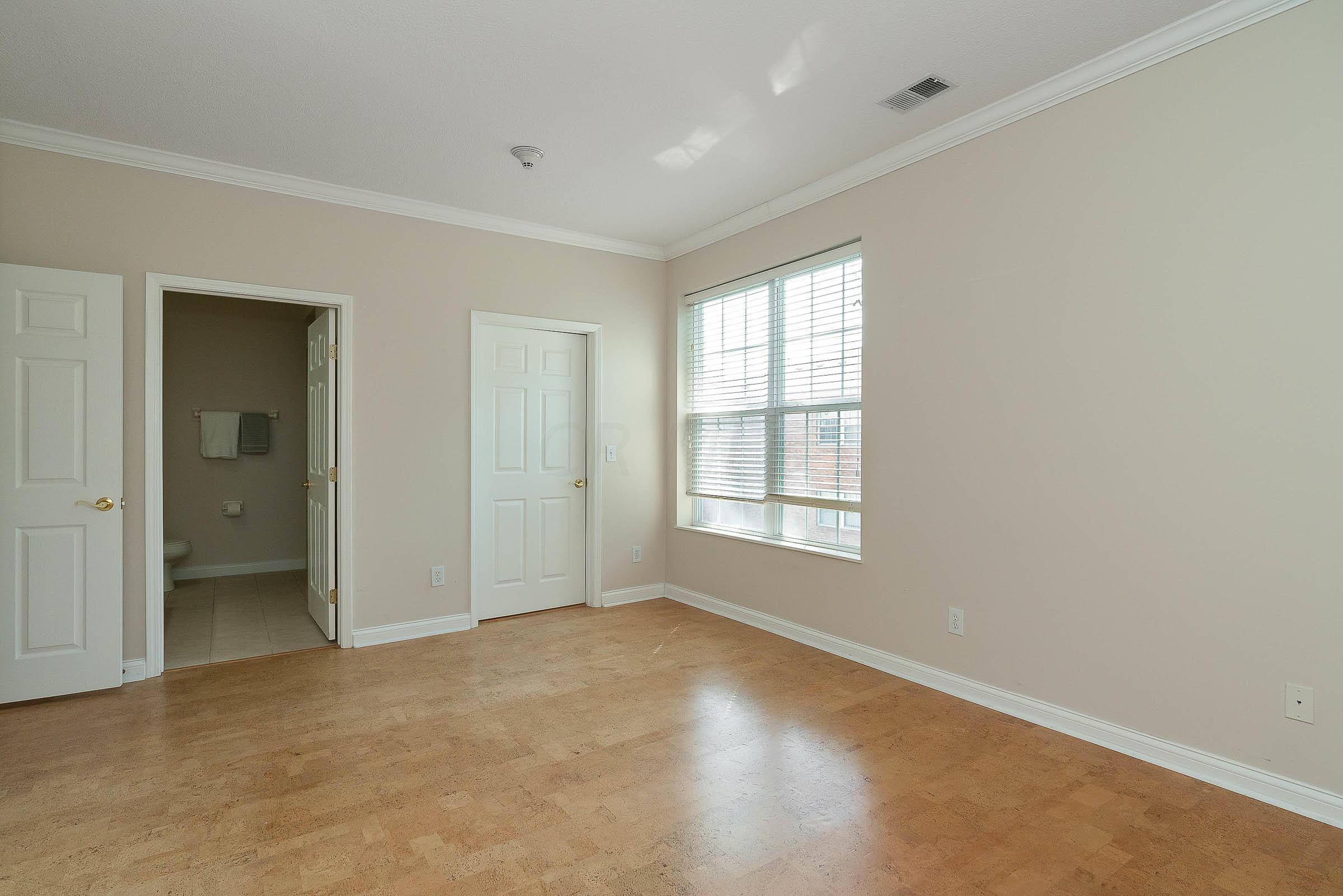2245 Riverside Drive, Unit 206 Columbus, OH 43221 - Photo 18 of 32