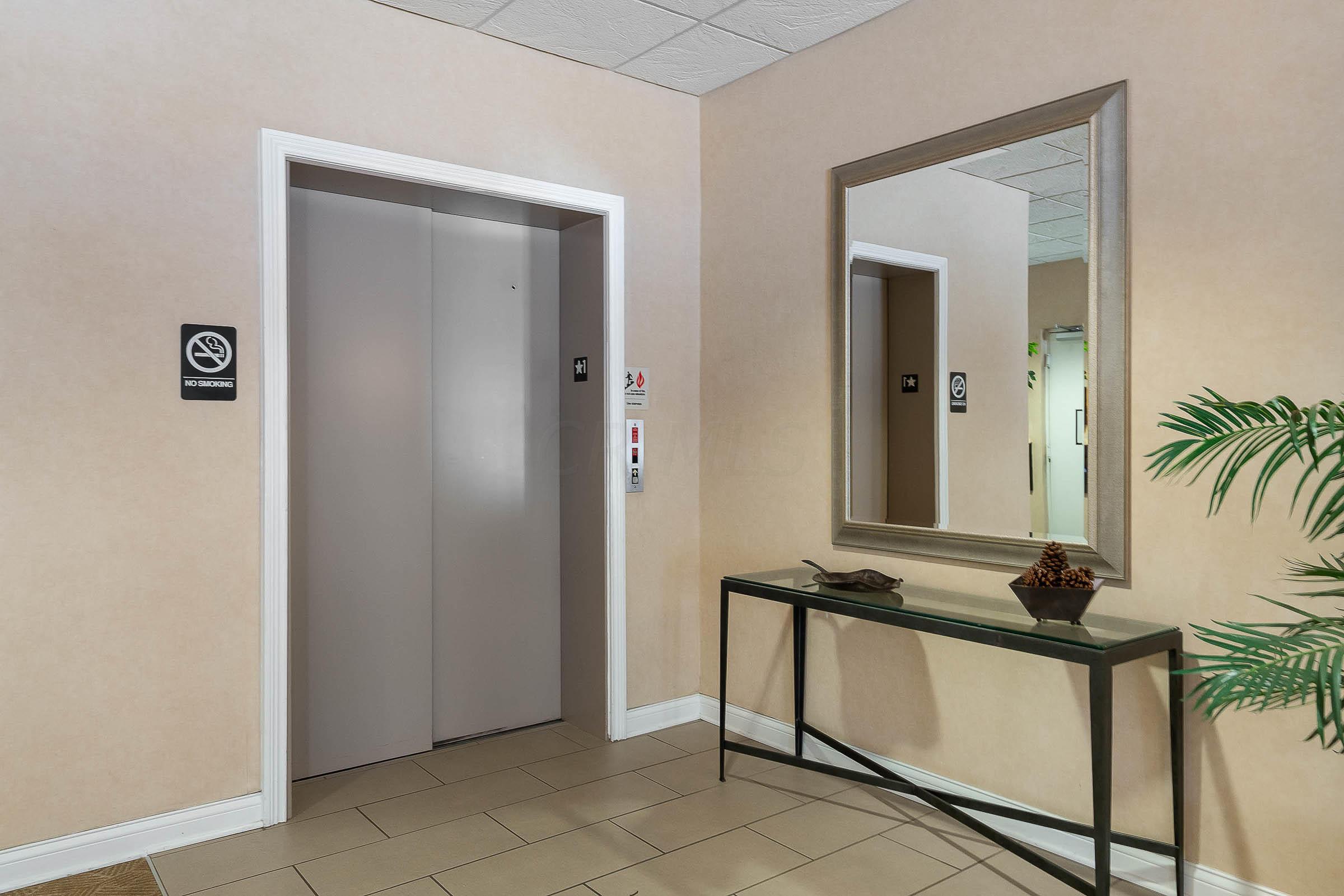 2245 Riverside Drive, Unit 206 Columbus, OH 43221 - Photo 5 of 32