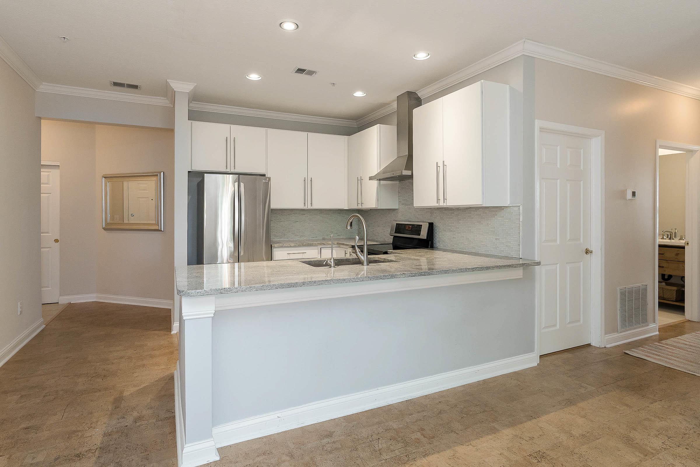 2245 Riverside Drive, Unit 206 Columbus, OH 43221 - Photo 6 of 32