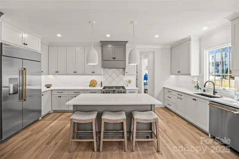 $1,469,000 | 1607 Tippah Park Court, Charlotte, NC 28205