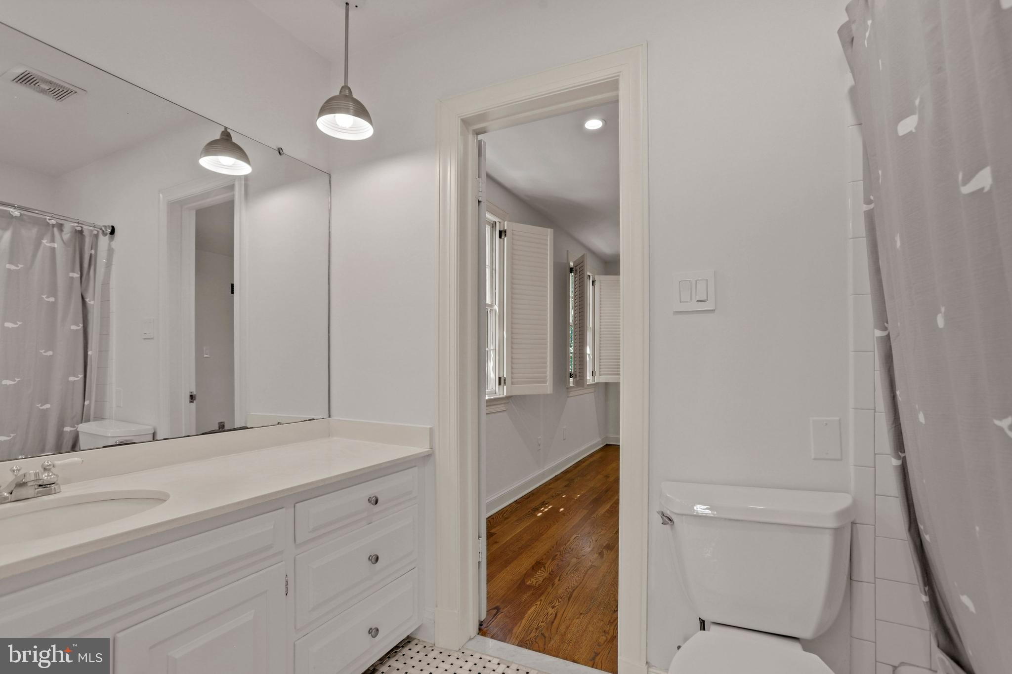 4925 Weaver Terrace Northwest Washington, DC 20016 - Photo 18 of 35 Jack & Jill bathroom 2