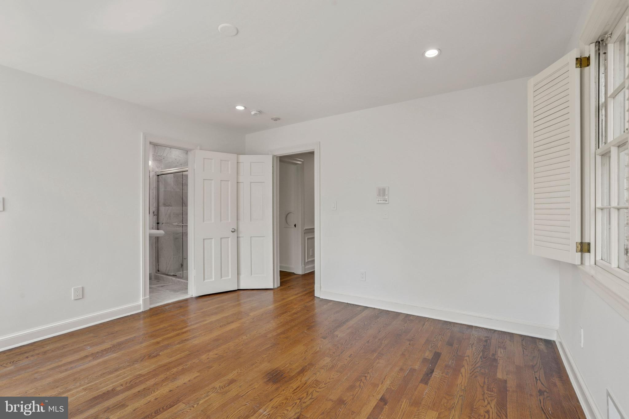 4925 Weaver Terrace Northwest Washington, DC 20016 - Photo 21 of 35 Bedroom 4 / Suite