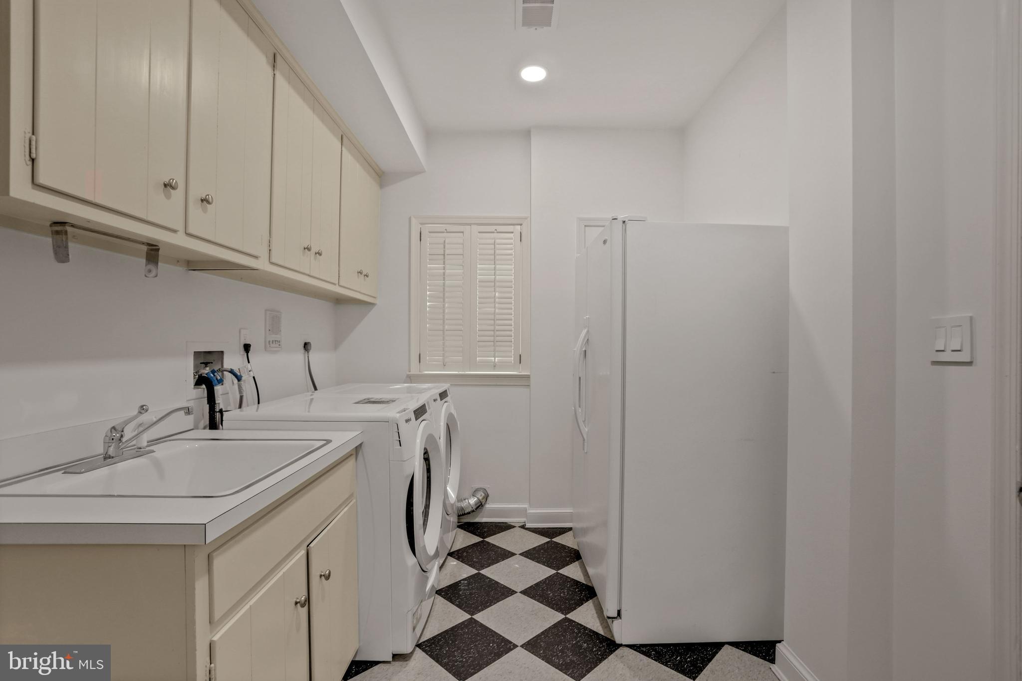 4925 Weaver Terrace Northwest Washington, DC 20016 - Photo 29 of 35 Laundry