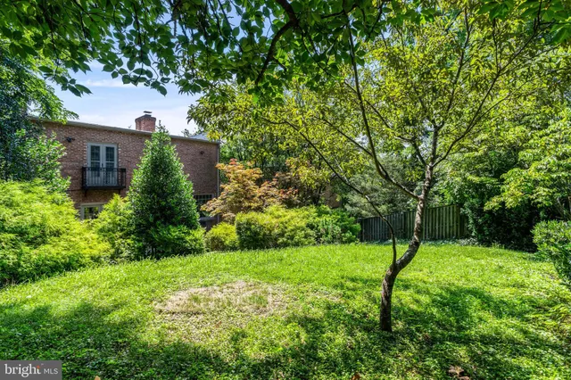 $10,000 | 4925 Weaver Terrace Northwest, Washington, DC 20016