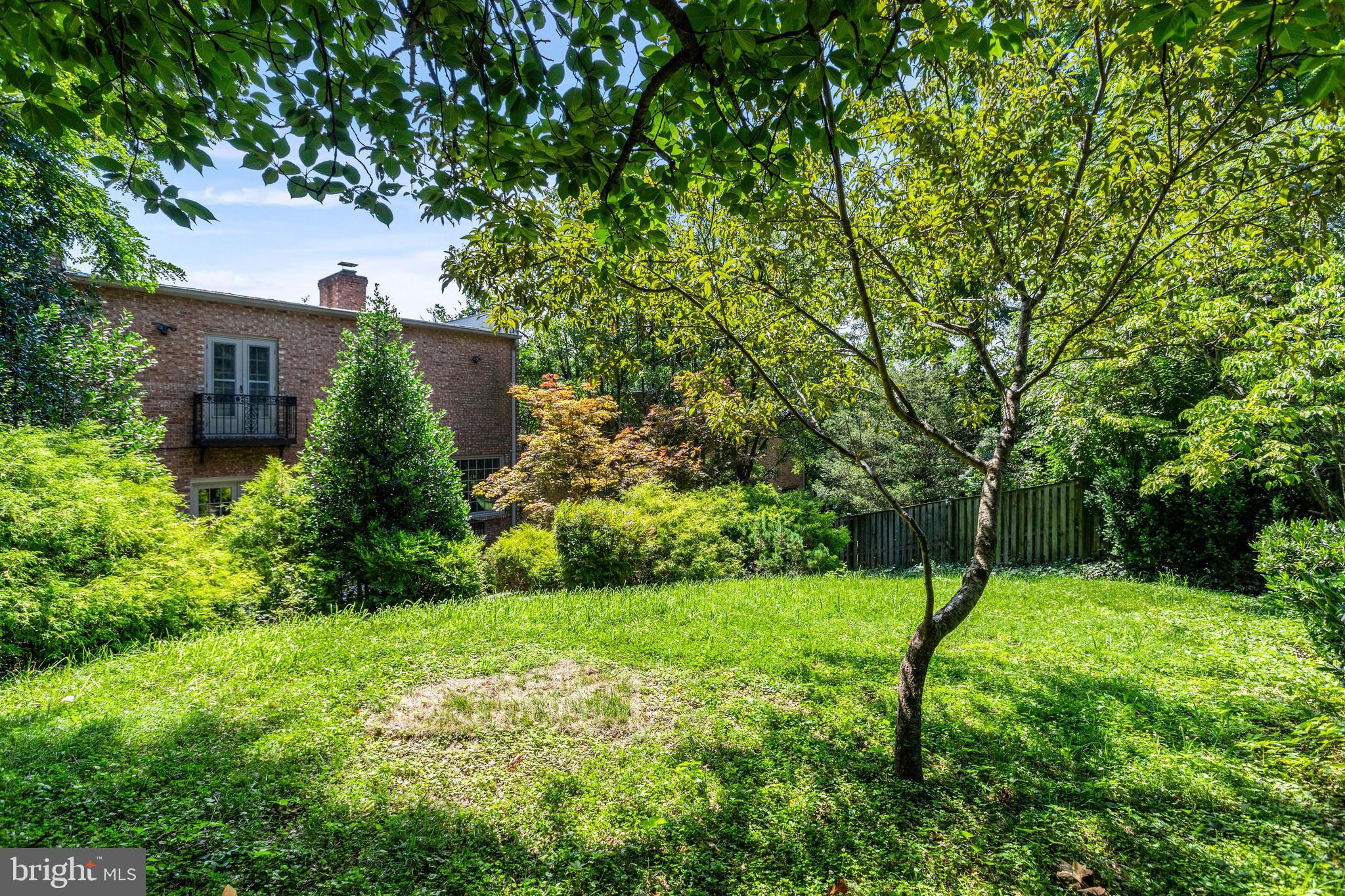 4925 Weaver Terrace Northwest Washington, DC 20016 - Photo 35 of 35 Fenced-in back yard