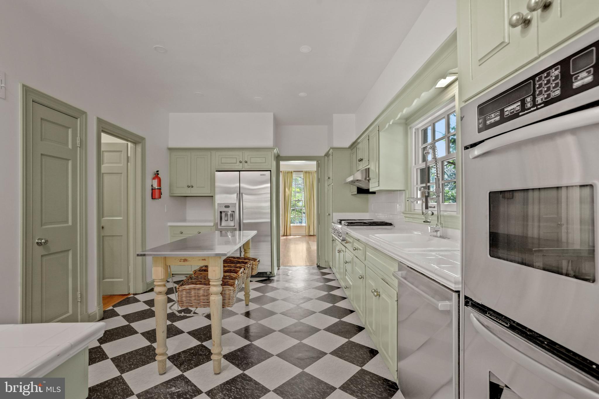 4925 Weaver Terrace Northwest Washington, DC 20016 - Photo 6 of 35 Kitchen