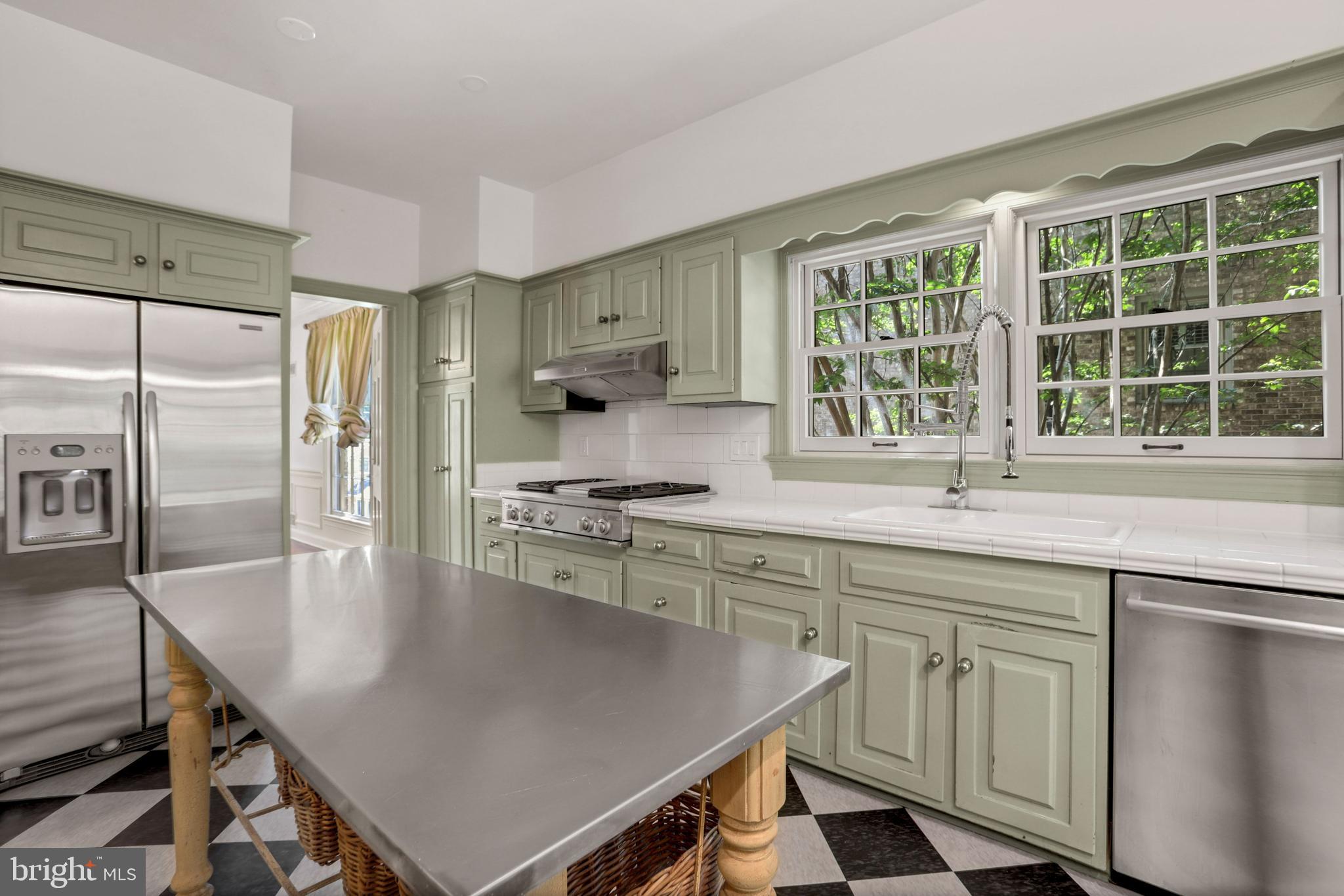 4925 Weaver Terrace Northwest Washington, DC 20016 - Photo 7 of 35 Kitchen