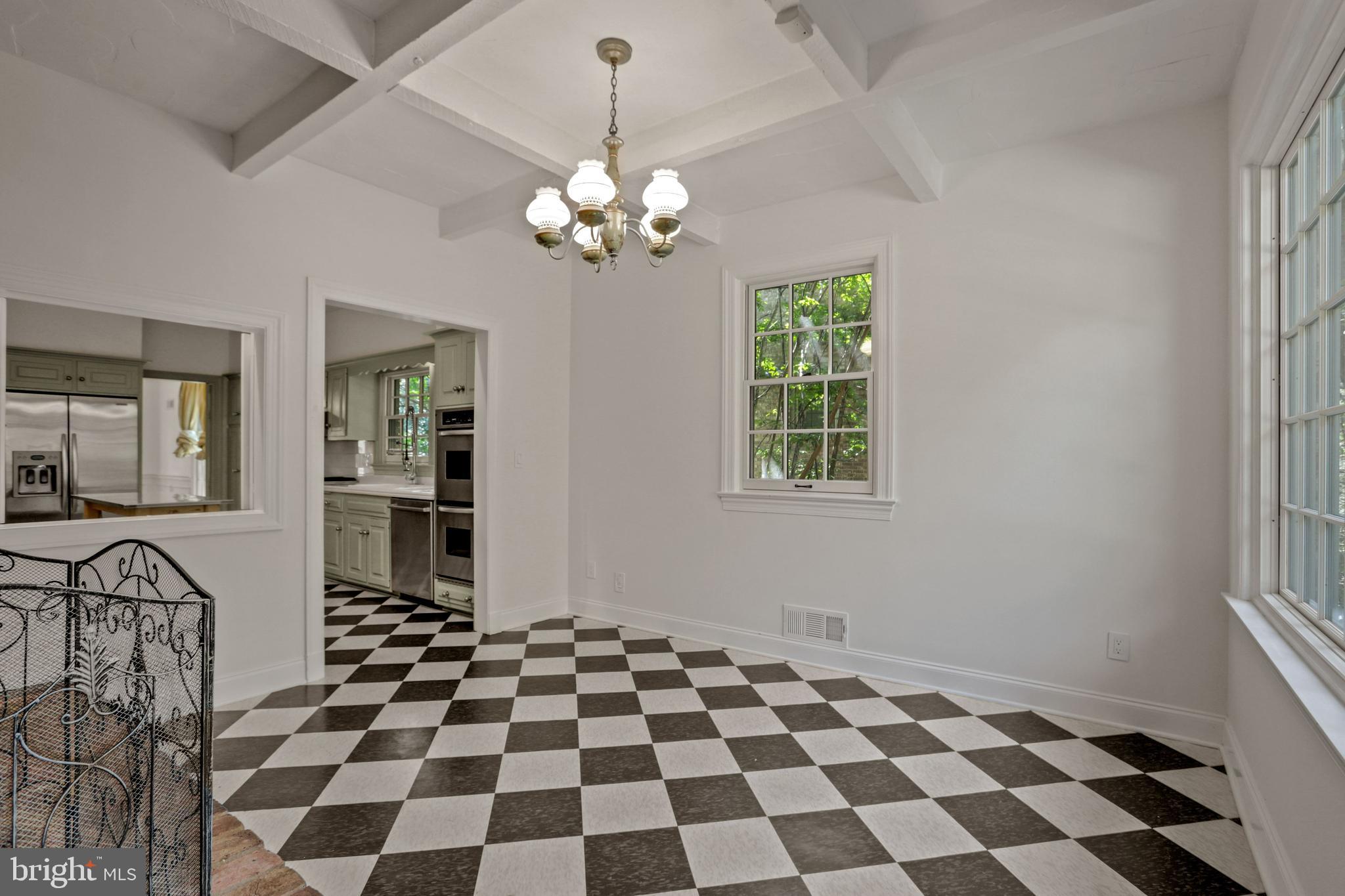 4925 Weaver Terrace Northwest Washington, DC 20016 - Photo 9 of 35 Family room