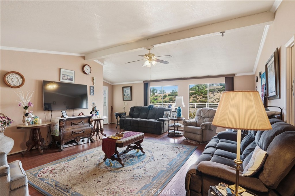 34261 The Farm Road Wildomar, CA 92595 - Photo 4 of 38