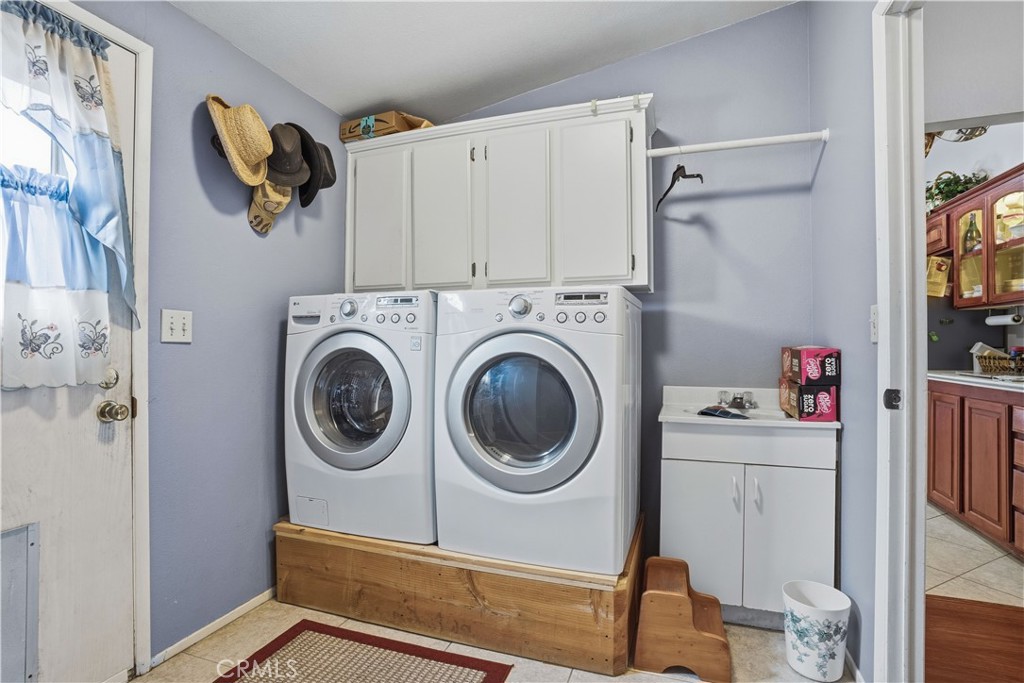 34261 The Farm Road Wildomar, CA 92595 - Photo 6 of 38