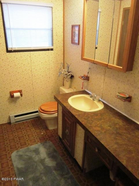 147 Pebble Rock Road Lackawaxen, PA 18435 - Photo 9 of 15 8 bath