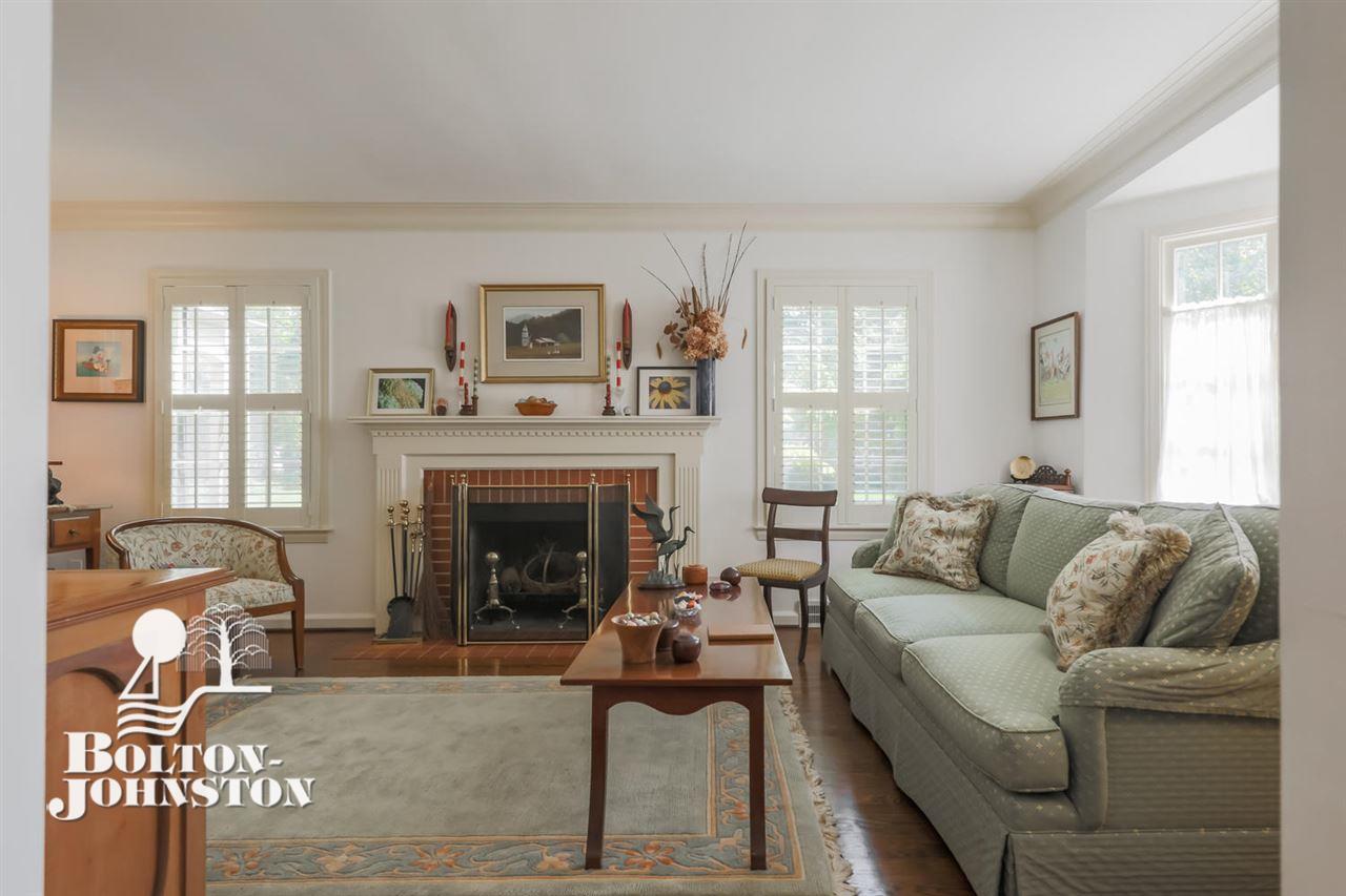 1359 Harvard Road Grosse Pointe, MI 48230 - Photo 6 of 31 31390930-5.JPG