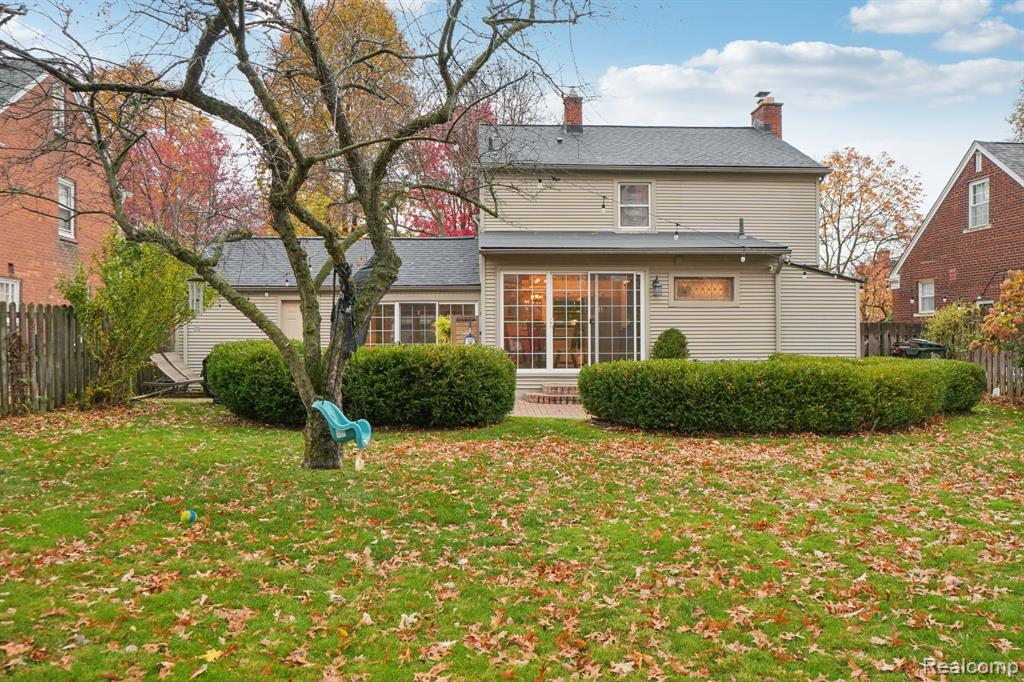 1039 Hawthorne Road Grosse Pointe Woods, MI 48236 - Photo 38 of 63
