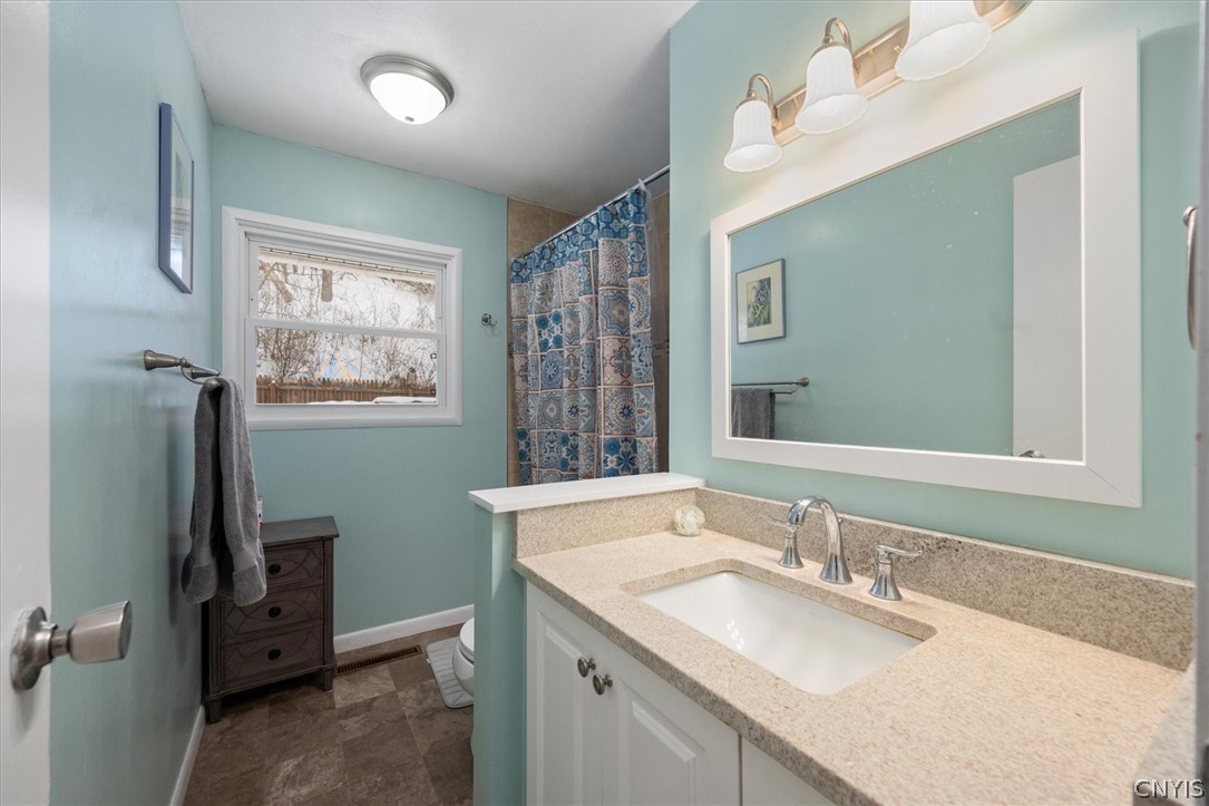 109 Barclay Road Camillus, NY 13031 - Photo 29 of 44