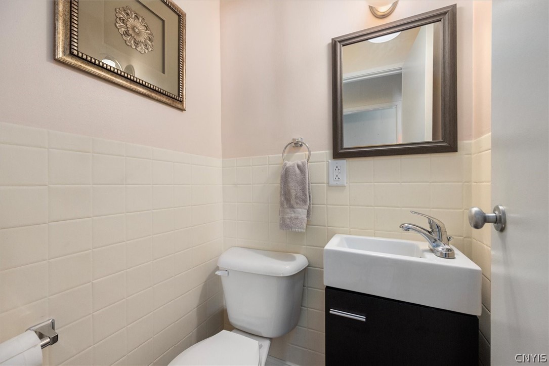 109 Barclay Road Camillus, NY 13031 - Photo 30 of 44