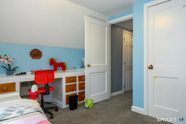 $345,000 | 33 Washington Street, Plainville, CT 06062