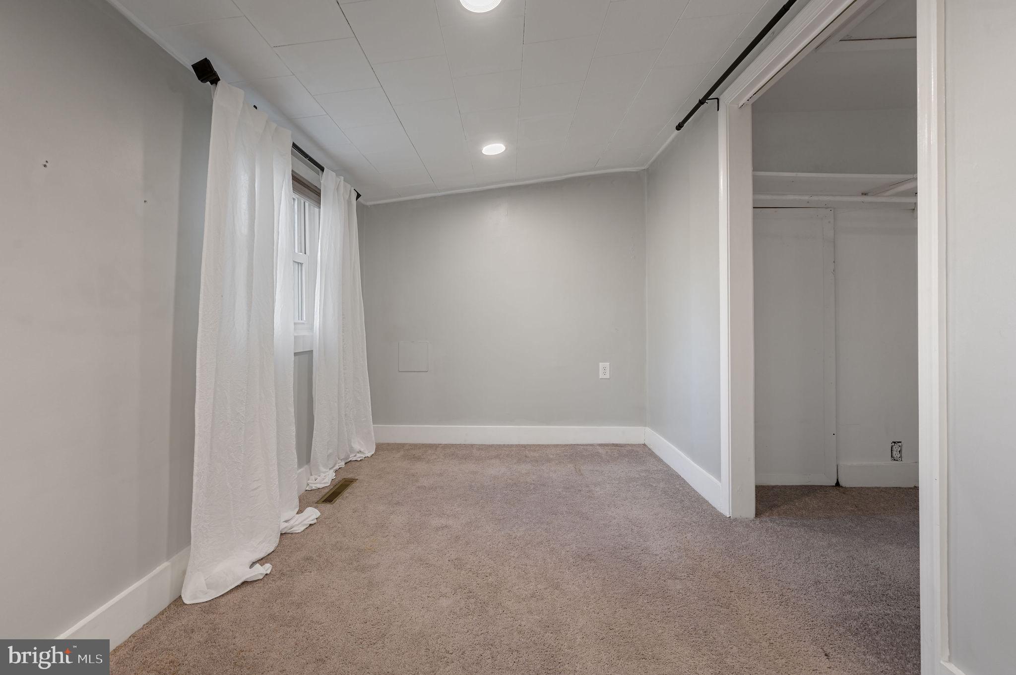 1312 Everetts Corner Road Hartly, DE 19953 - Photo 19 of 24 Spacious bedroom will fit a king