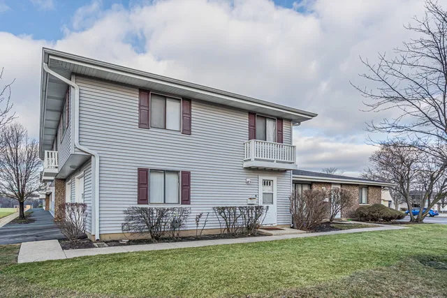 $239,900 | 129 Millbrook Lane, Unit 129, Schaumburg, IL 60193