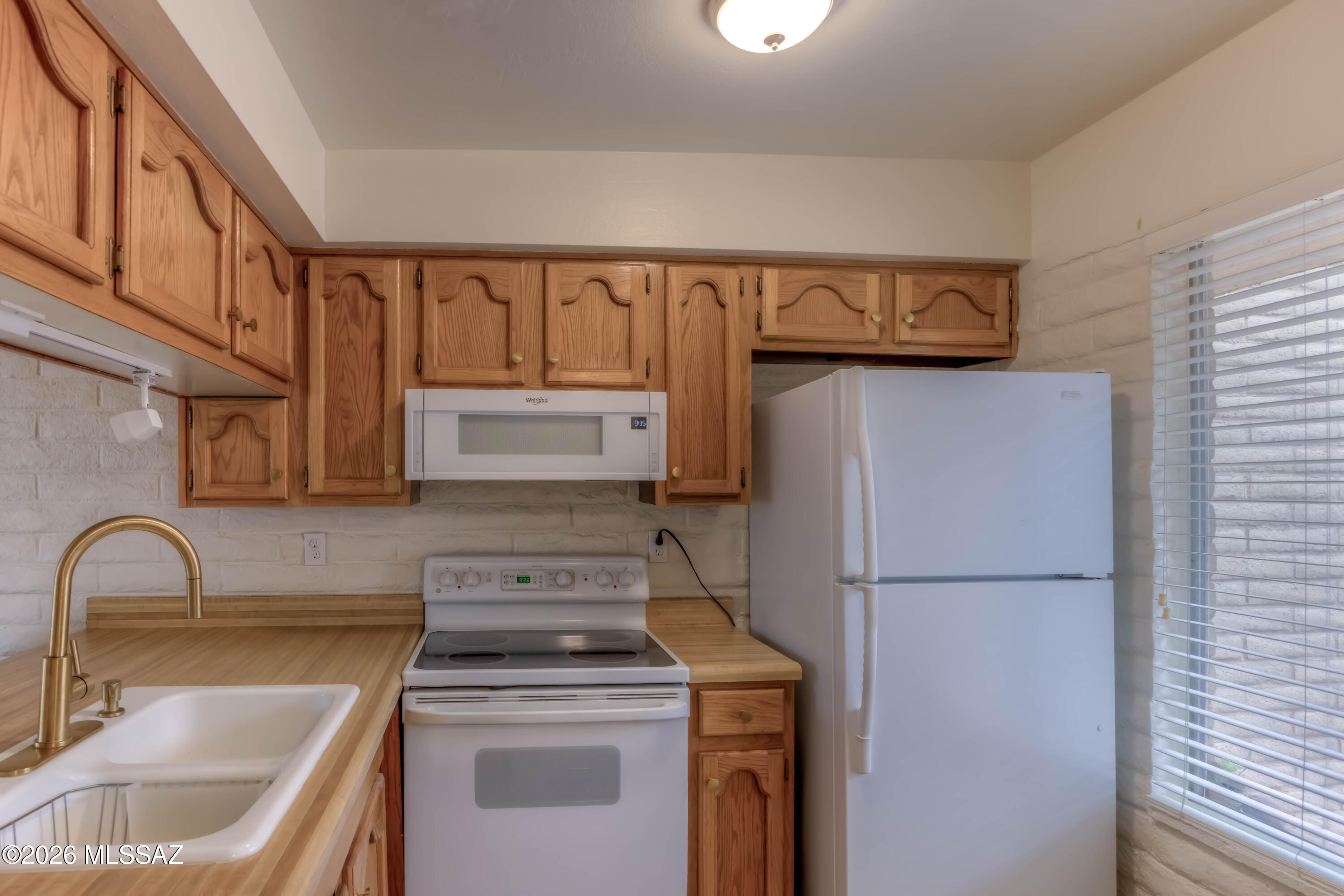 602 South Pantano Road, Unit C Tucson, AZ 85710 - Photo 6 of 29 7 Kitchen photo b