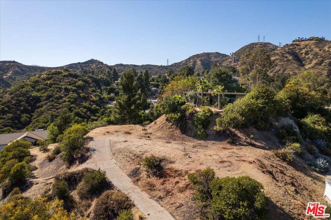 2885 Edgewick Road Glendale, CA 91206 - Photo 5 of 13