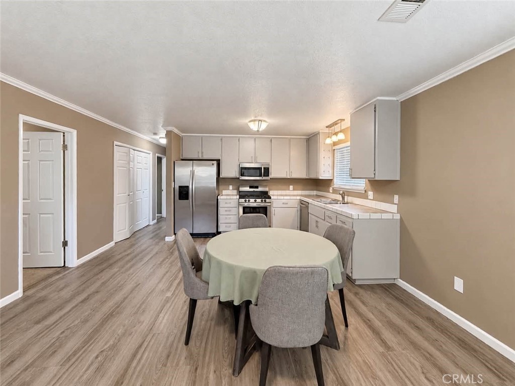 1101 Cherry Lane Tehachapi, CA 93561 - Photo 6 of 27 Gallery Image 6