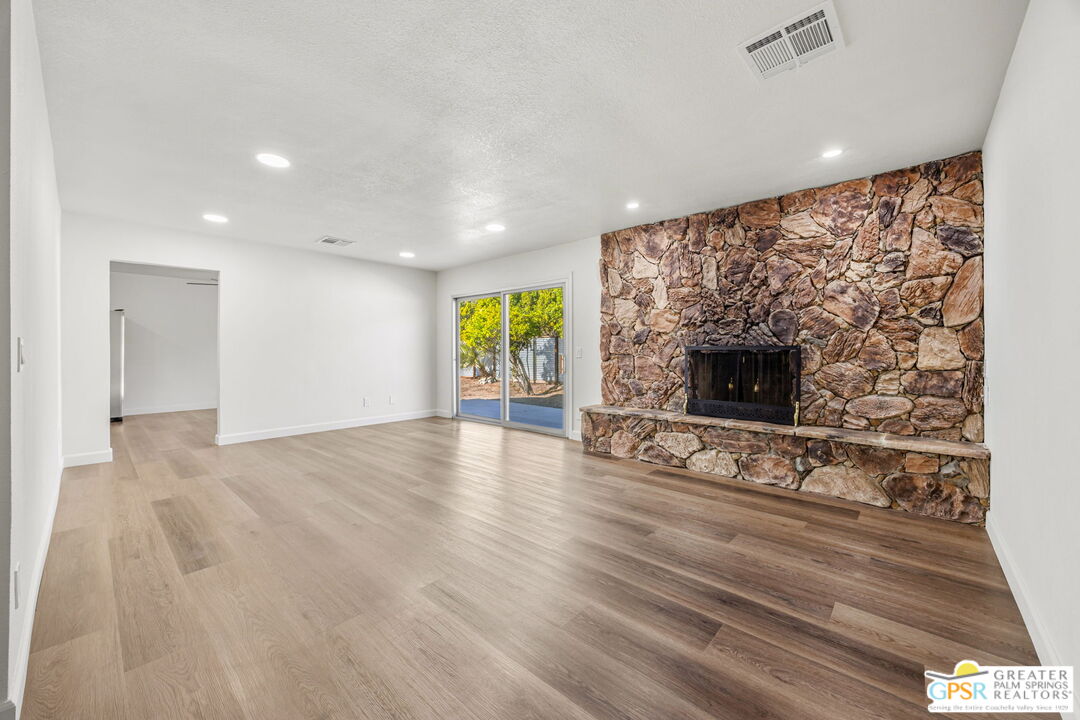 2025 North Victoria Road Palm Springs, CA 92262 - Photo 2 of 38