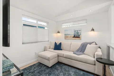 $499,000 | 20 El Paseo Street, Newport Beach, CA 92663
