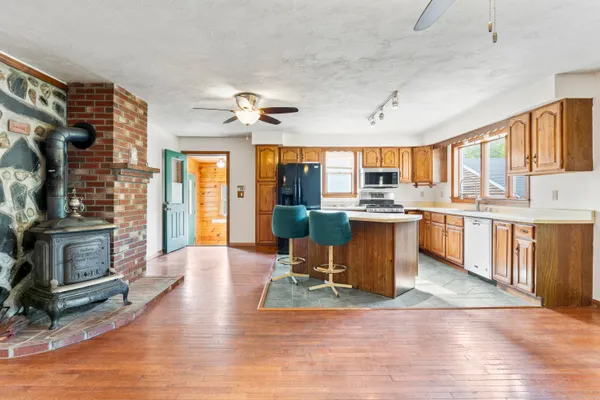$695,000 | 117 Taylor Woods Road, Belgrade, ME 04917