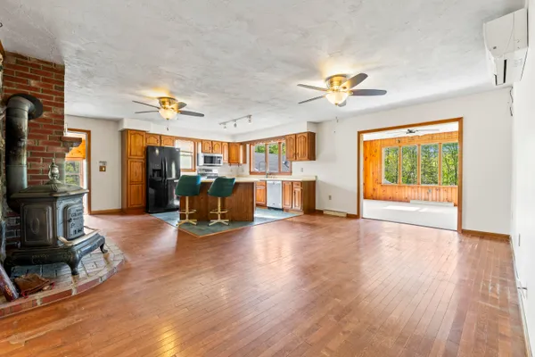 $695,000 | 117 Taylor Woods Road, Belgrade, ME 04917