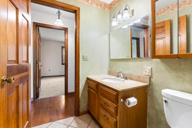 $785,000 | 117 Taylor Woods Road, Belgrade, ME 04917