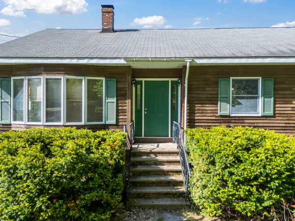 $695,000 | 117 Taylor Woods Road, Belgrade, ME 04917
