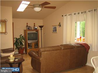 520 Holmes Road Morton, PA 19070 - Photo 3 of 12 Family Room