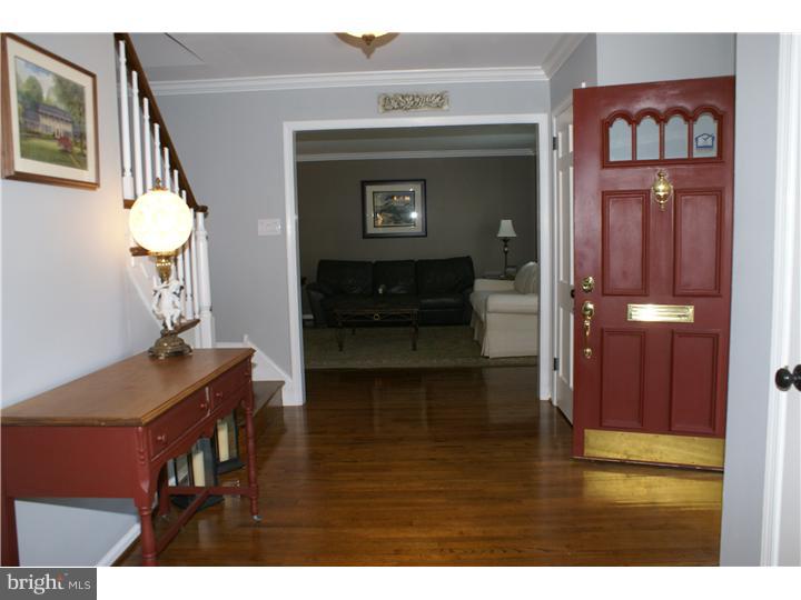 725 Signal Light Road Moorestown, NJ 08057 - Photo 3 of 21 Foyer