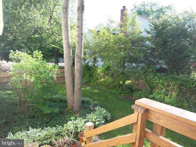 4209 Whitacre Road Fairfax, VA 22032 - Photo 16 of 30 Deck