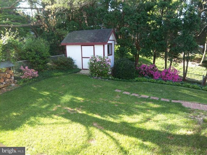 4209 Whitacre Road Fairfax, VA 22032 - Photo 17 of 30 Deck - View from
