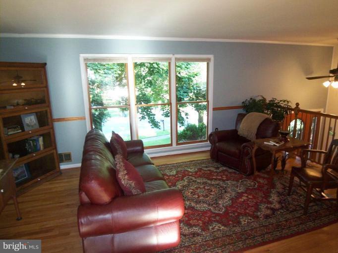 4209 Whitacre Road Fairfax, VA 22032 - Photo 3 of 30 Living Room