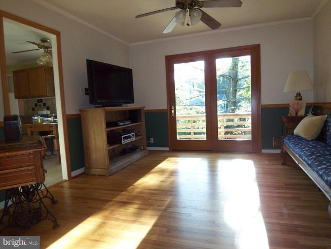 4209 Whitacre Road Fairfax, VA 22032 - Photo 6 of 30 Den
