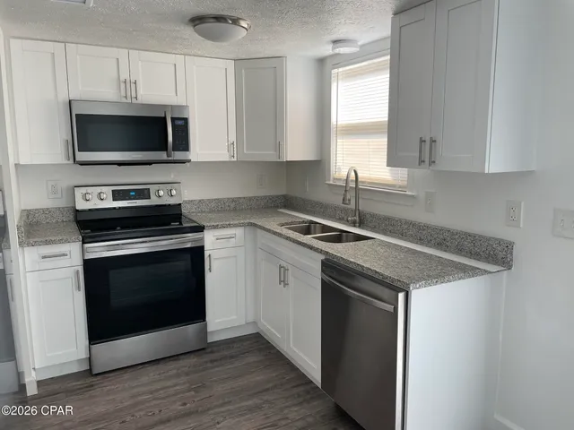 $1,300 | 2712 East 17th Street, Panama City, FL 32405