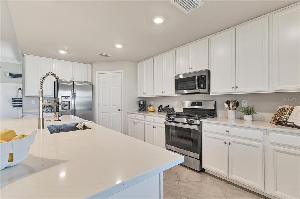 18113 Gawthrop Drive, Unit 101 Lakewood Ranch, FL 34211 - Photo 14 of 73