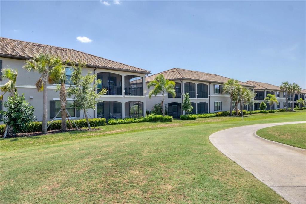 18113 Gawthrop Drive, Unit 101 Lakewood Ranch, FL 34211 - Photo 33 of 73