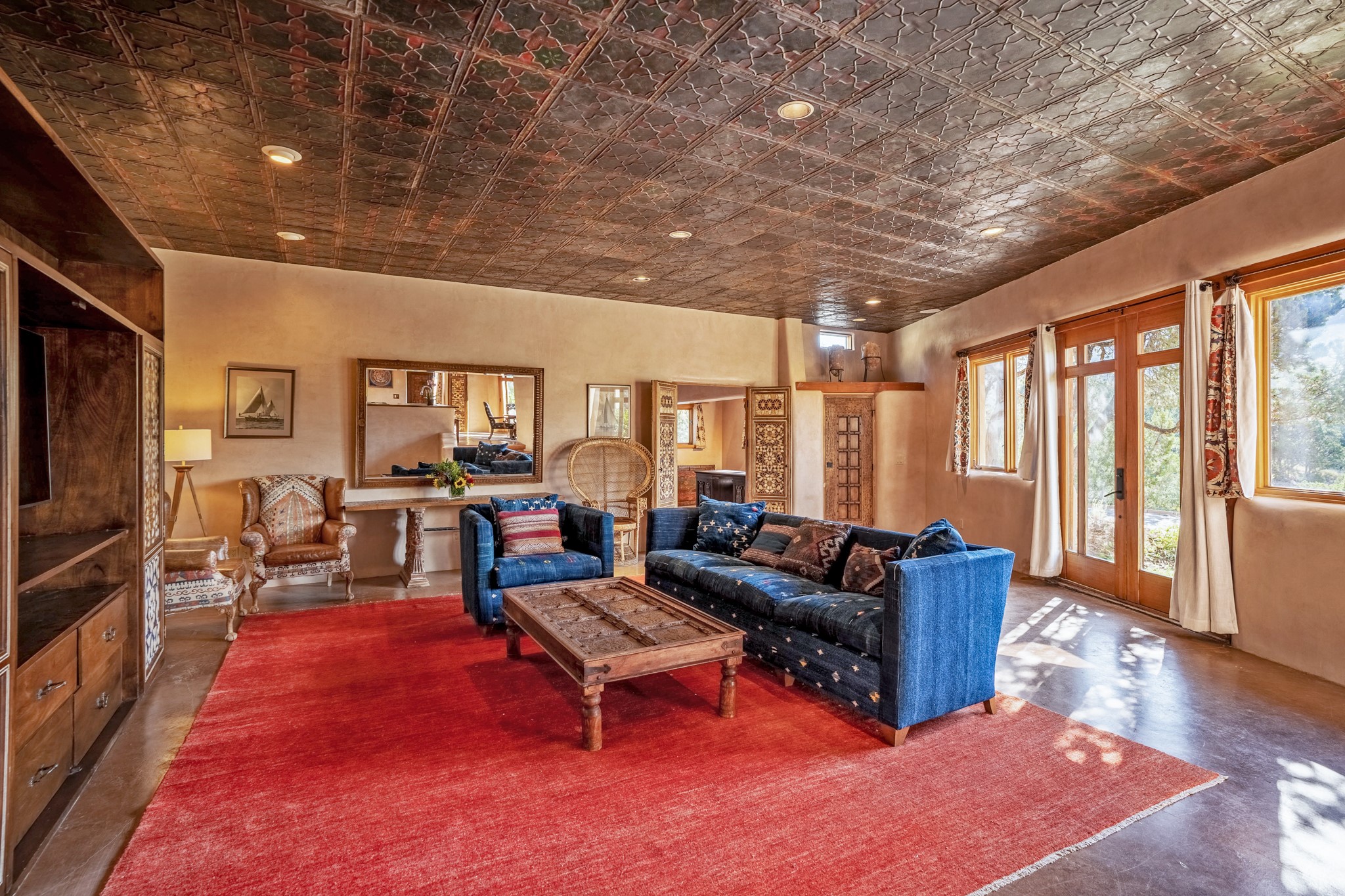 1564 Cerro Gordo Road Santa Fe, NM 87501 - Photo 26 of 53 Upper House Living Room