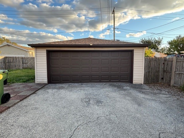 7113 West 71st Street Chicago, IL 60638 - Photo 15 of 16 a backyard of a house